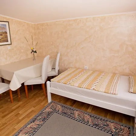 Diklo Borik Vir Apartman Zára